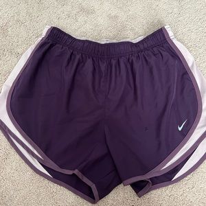 Nike Short/Purple/Large
